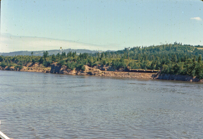 04Along The Columbia River